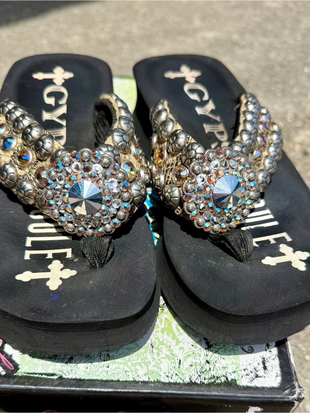 Vintage Gypsy Soule  Black/Silver Swavorski Rhinestone Thong Sandals Sz: 6